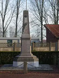 Le monument aux morts.