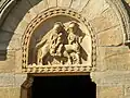 Le tympan du portail sud de l'église (représentant la fuite en Égypte).