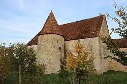 Manoir XVIe siècle dans l'enceinte de la ferme de l'Église.