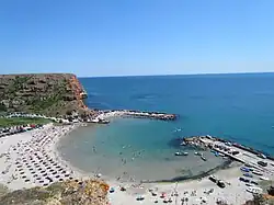 Bolata&nbsp;(en), une plage et réserve naturelle.