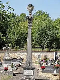 Croix commémorative de l'abbé Garnier.
