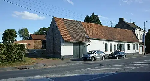 Ferme, 1224 avenue du Général de Gaulle.