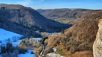 La vallée de la Brême depuis le rocher du Tourbillon.