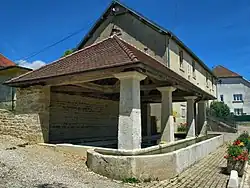 Le lavoir-abreuvoir de Bonnevent.
