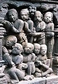 Bas-relief travaillé très en profondeur.