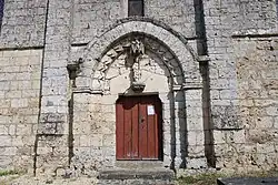 Le porche de l'église.