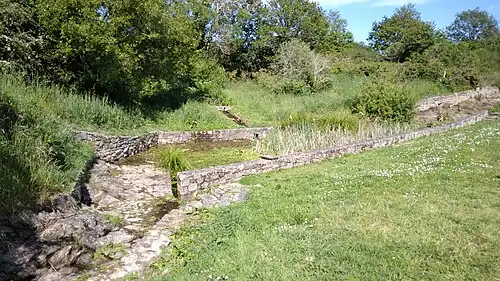 Lavoir du « Bouillon du chat », situé chemin de Kersalio.