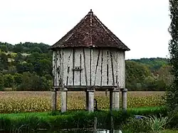 Le pigeonnier du Lieu-Dieu.