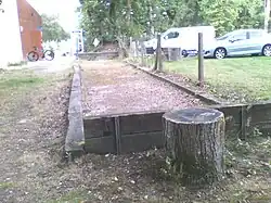 Boulodrome communal et public pour jeux de boules de type Boule bretonne au Lac du Bel Air de Priziac
