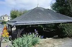 Le lavoir proche de la mairie.