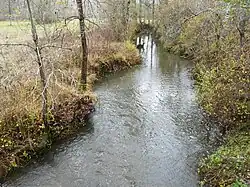 Le Boulou sert de limite entre Paussac-et-Saint-Vivien et Saint-Julien-de-Bourdeilles.