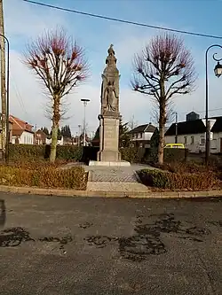 Le monument aux morts.