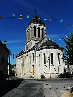 L'église Saint-Pierre-ès-Liens.