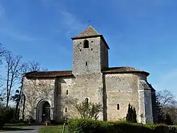 La façade sud de l'église.
