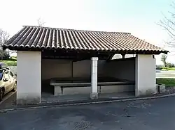 Lavoir à côté de la mairie.