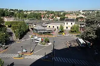 Image illustrative de l’article Place de la Gare (Bourg-la-Reine)