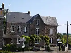 Ancienne école des filles, puis école maternelle, de Couesmes-Vaucé.