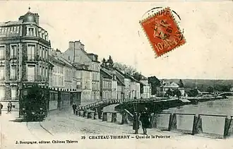 Un train de la Cie des CF du sud de l'Aisne sur le quai de la Poterne.