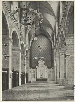 La bourse de commerce de Dijon en 1899 dans la nef de l'ancienne église Saint-Étienne