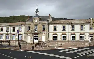 La Mairie de la commune.