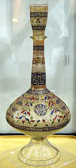 Bouteille verre émaillé et soufflé, Égypte, XVIIIe&nbsp;siècle