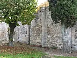 Colonnes du prieuré.