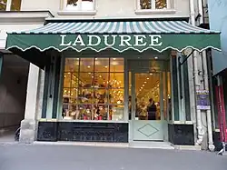 La Maison Ladurée au no&nbsp;16.