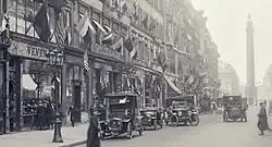 Boutique Vever - 14, rue de la Paix. Circa 1915.