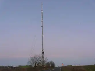 photographie montrant le mat de l'émetteur de Bouvigny