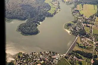 Vue aérienne du barrage.