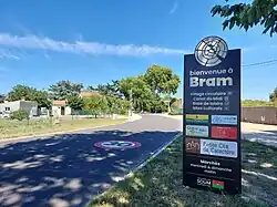 L'un des « totems d'accueil » de la ville.