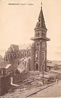 L'église en reconstruction (carte postale).