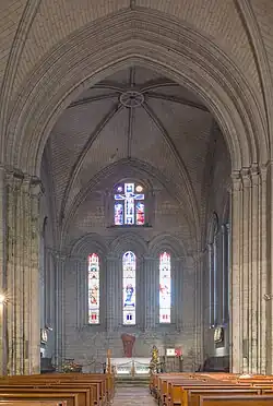 La nef et le chœur de l'église abbatiale.
