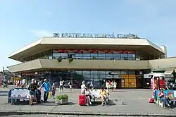 Gare centrale de Bratislava, origine de la ligne.