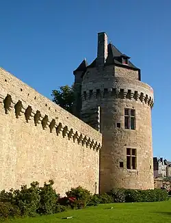 Muraille et tour du Conétable