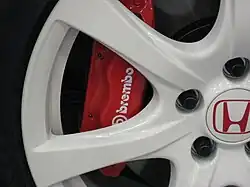 Freins Brembo sur une Honda Civic Type R.