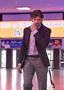 Description de l'image Brennan Othmann game day entrance.jpg.