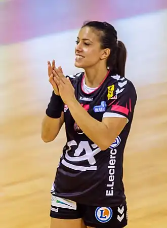 Nabila Tizi avec le Brest Bretagne Handball en novembre 2016.