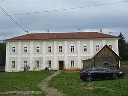 Bâtiment des frères, vue du territoire du monastère.