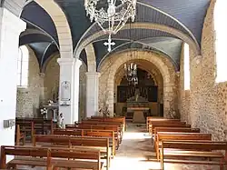 La nef et sur la gauche le collatéral.