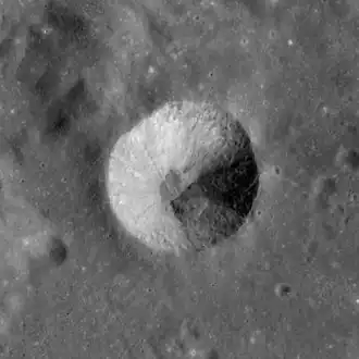 Image illustrative de l'article Brewster (cratère)