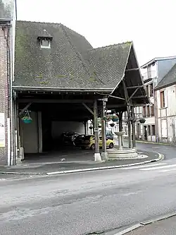 La halle de Brezolles.
