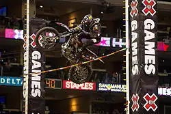 Saut à moto lors des X Games.