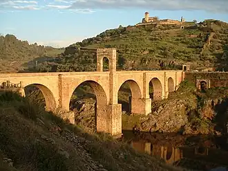 Le pont d'Alcántara, début du IIe&nbsp;siècle.