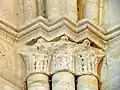 Chapiteaux à droite du chevet.