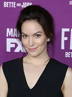 Britt Lower interprète Helly Riggs / Helena Eagan