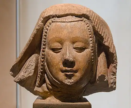 La Bernardine, tête sculptée (peut-être de la Vierge Marie) en calcaire polychrome, fin XVe&nbsp;siècle - début XVIe&nbsp;siècle