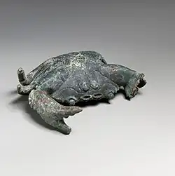 Crabe. Bronze, 16,5 × 14 cm. Fixation de meuble ou socle en forme de crabe. IIIe – Ier siècle. Met