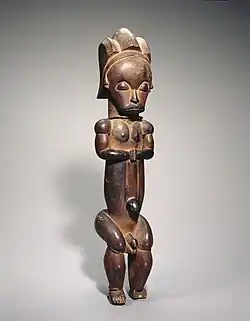 Statue d'ancêtre, gardien de reliquaire. Fang « du Sud », Mvaï. Attribuée aux « maîtres du Ntem ». Vallée du Ntem, République gabonaise. C14: v. 1750-1860. Bois, fer, H. 58,4&nbsp;cm