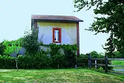 photographie représentant l'ancienne halte sur l'ancienne ligne de chemin de fer